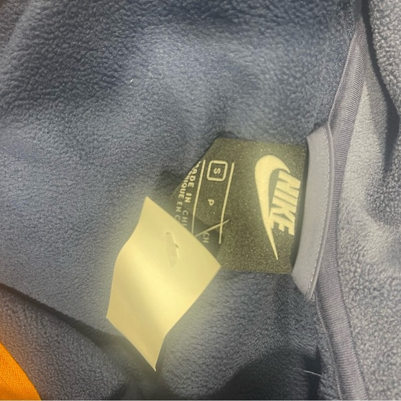 Nike Blue Performance Jacket with 1/2 zip  Neck - Picture 7 of 7